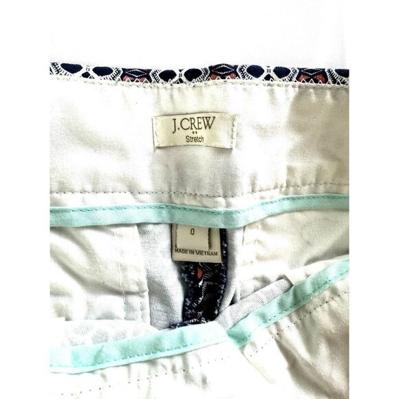 Classy J. Crew 5" Chino Shorts in Medallion Design Sz 0 EUC // Preppy // Summer - Picture 3 of 7